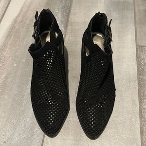 Anne Klein size 6 booties